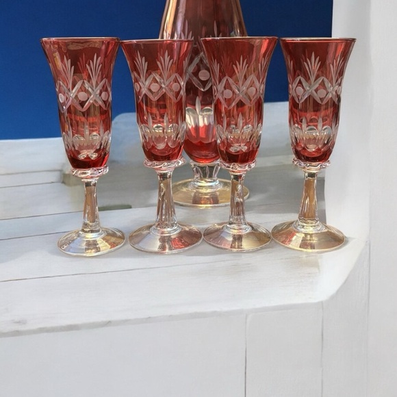 1970 Vintage Cranberry Etched-Crystal Tall Decanter w/Four Matching Tall Glasses - Picture 8 of 11